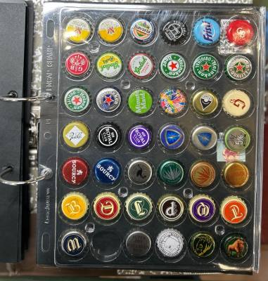 L078 COLECCIÓN ESPECTACULAR DE CHAPAS ESPAÑA/EXTRANJERAS MAS DE 2500 UND