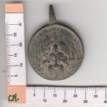 CRM0496 MEDALLA RELIGIOSA VIRGEN DE MONTSERRAT - SAN BENITO SIGLO XVIII-XIX DE BRONCE MBC