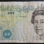 CRBX0693 BILLETE INGLATERRA 5 LIBRAS USADO