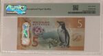 CRPMG054 BILLETE ENCAPSULADO NUEVA ZELANDA 5 DOLARES 2015-16 P-191A PMG 67 - Imagen 2